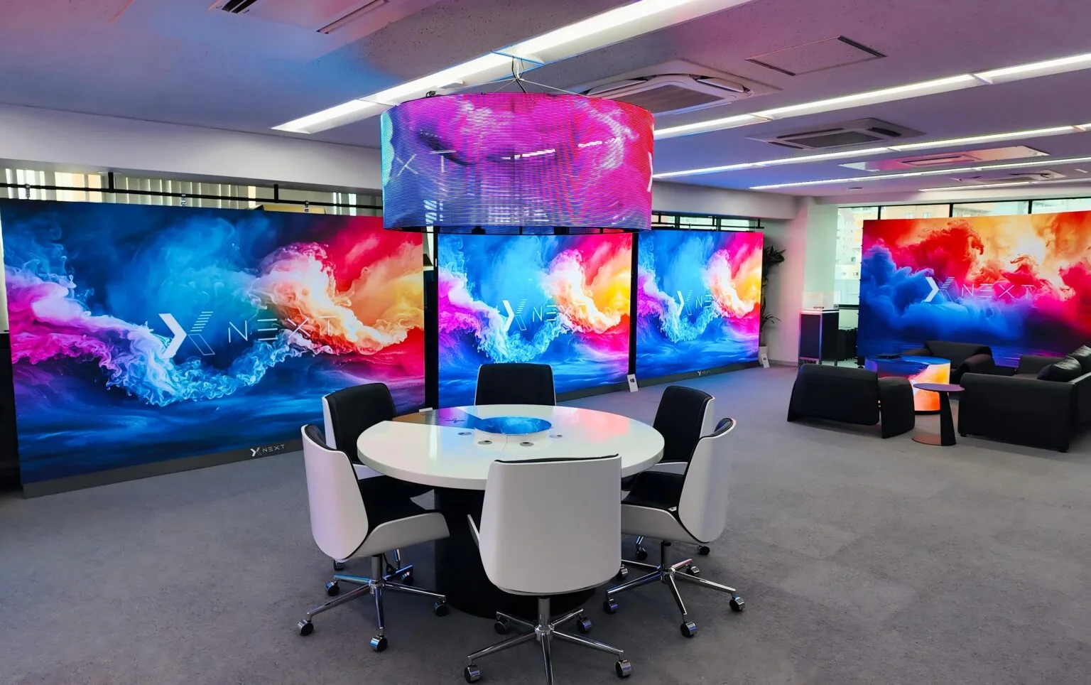 XNEXT 錦糸町LEDショールームの展示風景 1